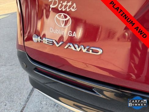 Used 2025 Toyota Sienna Platinum image 10