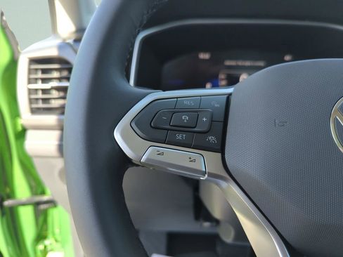 New 2026 Volkswagen Taos SE image 25