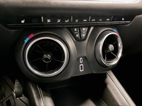 Used 2025 Chevrolet Blazer LT AWD/4WD image 25