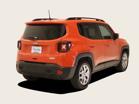 Used 2018 Jeep Renegade Latitude image 6