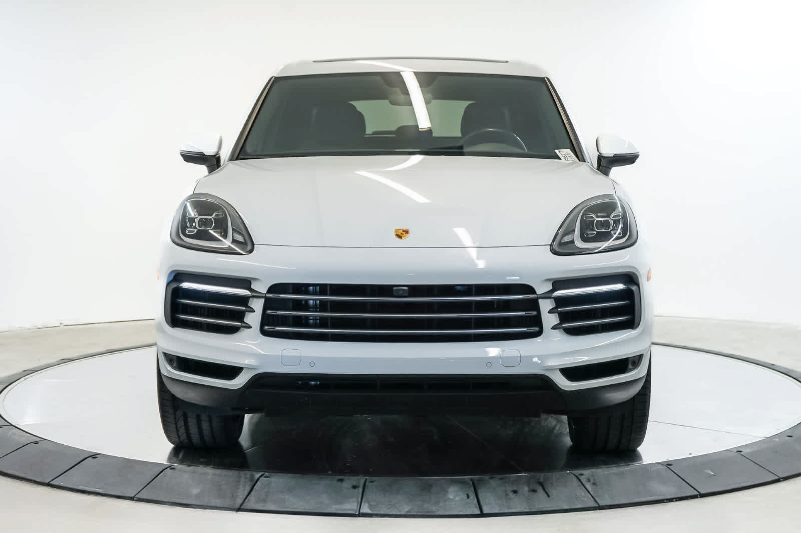 Certified 2023 Porsche Cayenne AWD/4WD image 6
