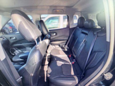 Used 2020 Jeep Compass Latitude FWD image 4