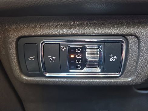 Used 2022 Lincoln Corsair AWD w/ Equipment Group 101A image 40