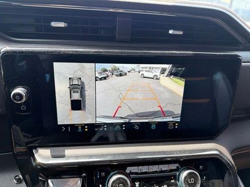Used 2023 GMC Sierra 1500 AT4 w/ Technology Package AWD/4WD image 21