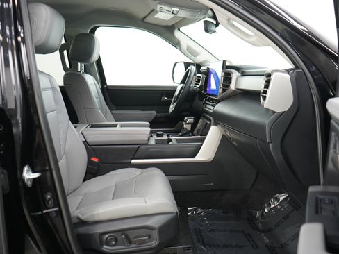 Used 2023 Toyota Tundra Limited AWD/4WD image 12