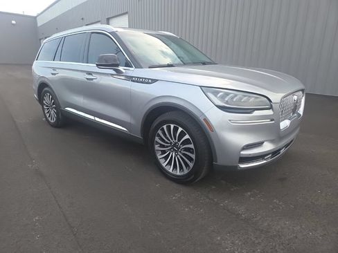 Used 2024 Lincoln Aviator 2WD w/ Premium Package image 17