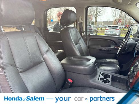 Used 2013 Chevrolet Tahoe LT w/ Luxury Package image 12