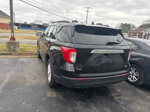 Used 2022 Ford Explorer XLT image 23