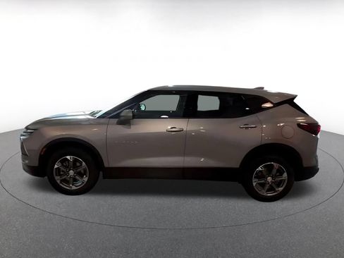 Used 2025 Chevrolet Blazer LT FWD image 8