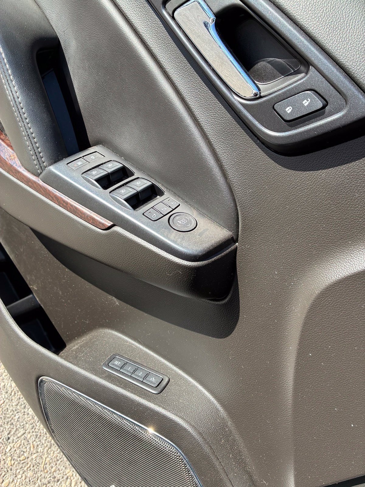Used 2017 GMC Yukon SLT w/ Open Road Package AWD/4WD image 7