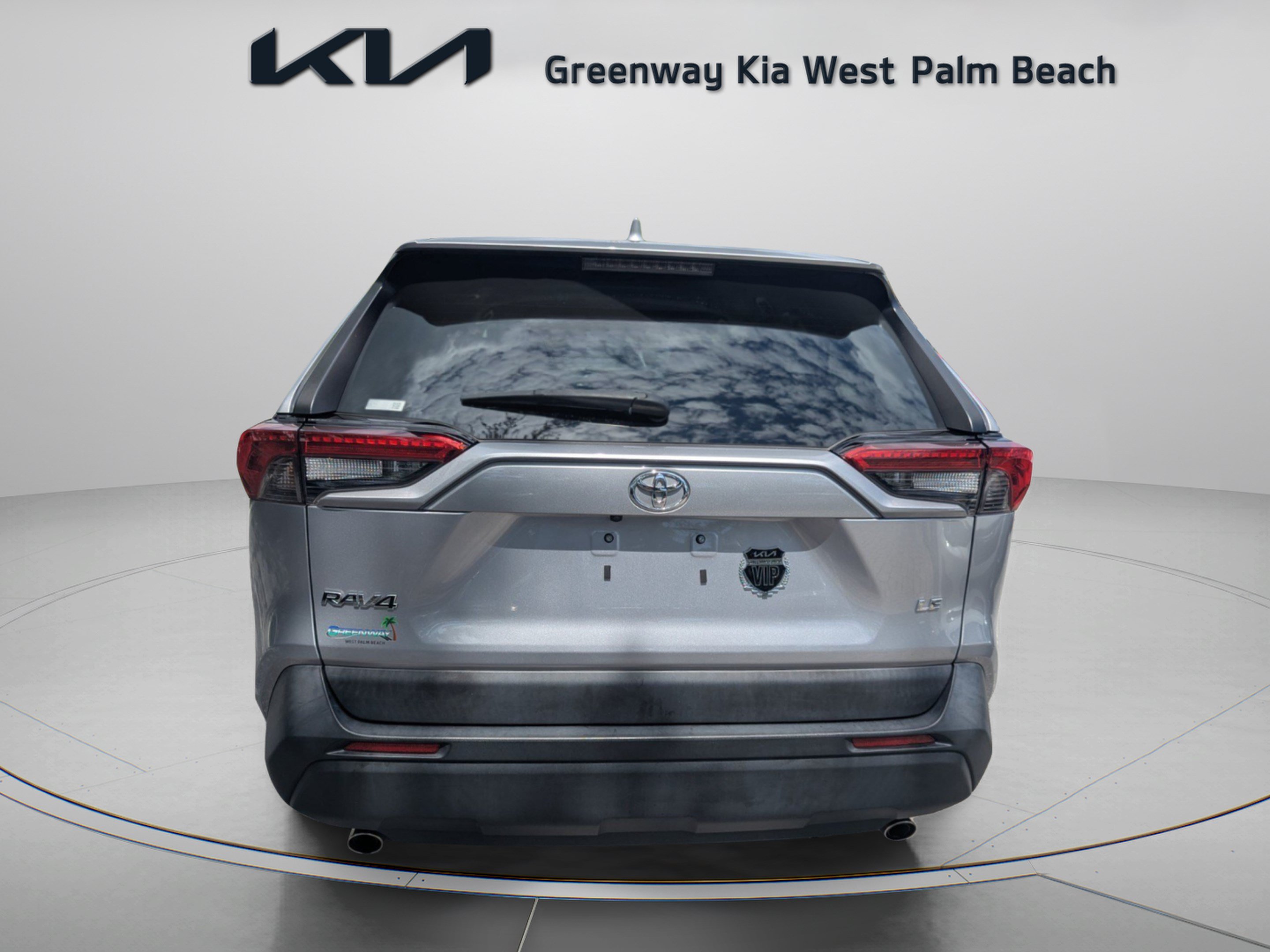 Used 2023 Toyota RAV4 LE FWD image 6
