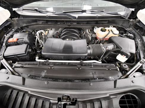 Used 2024 GMC Yukon SLE AWD/4WD image 12