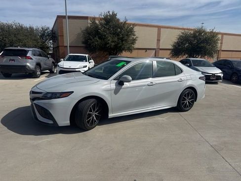 Used 2024 Toyota Camry SE w/ Convenience Package image 7
