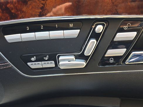 Used 2013 Mercedes-Benz S 63 AMG image 26