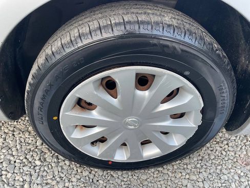 Used 2018 Nissan Versa SV FWD image 28