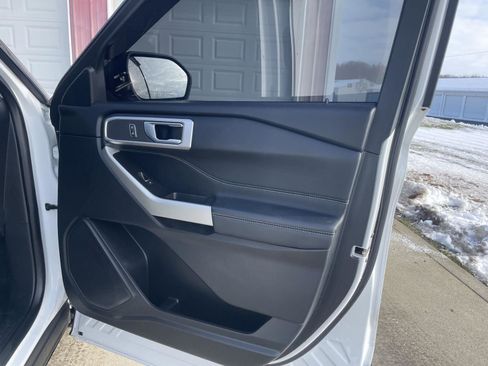 Used 2020 Ford Explorer XLT w/ Equipment Group 202A image 32