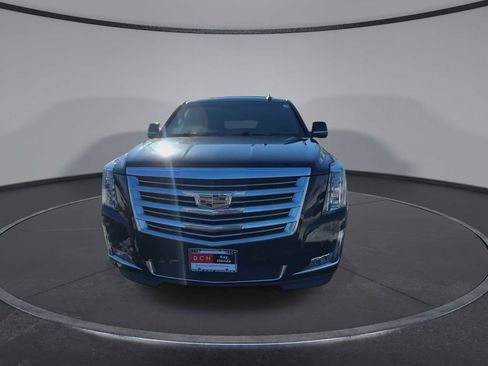 Used 2017 Cadillac Escalade Platinum image 3