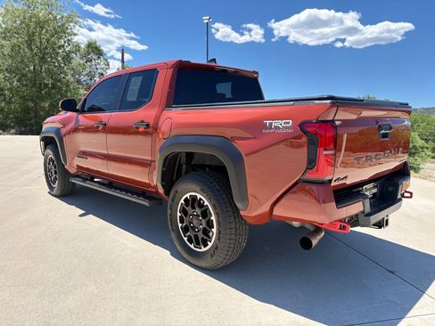 Used 2025 Toyota Tacoma TRD Off-Road AWD/4WD image 4