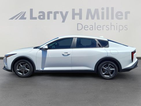 Used 2025 Kia K4 FWD image 2