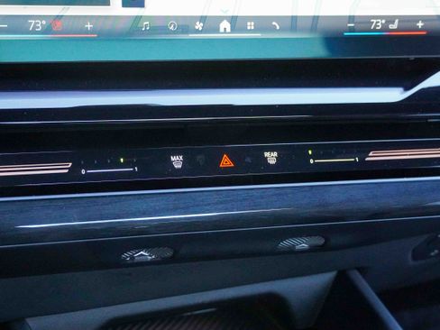 Certified 2025 BMW 530i xDrive w/ Premium Package image 28