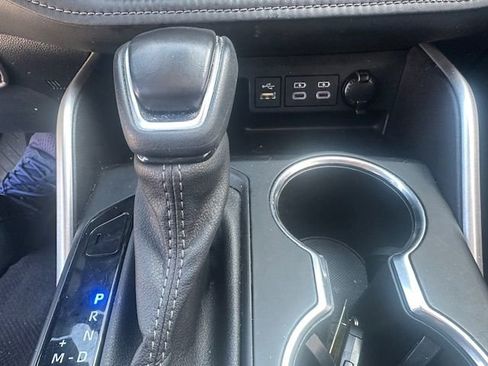 Used 2023 Toyota Highlander XLE image 25