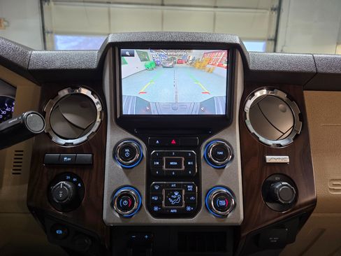 Used 2015 Ford F250 Lariat w/ Lariat Interior Package image 33