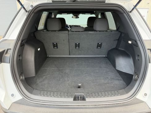 Used 2025 Chevrolet Equinox LT FWD image 31