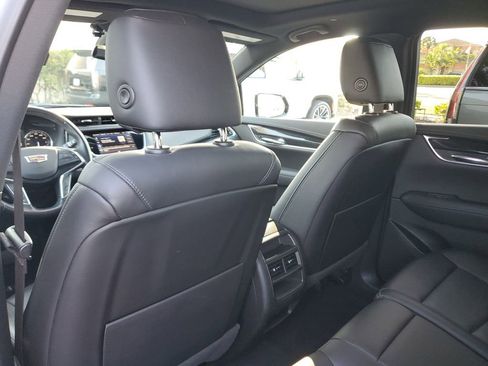 Used 2021 Cadillac XT5 Premium Luxury image 15