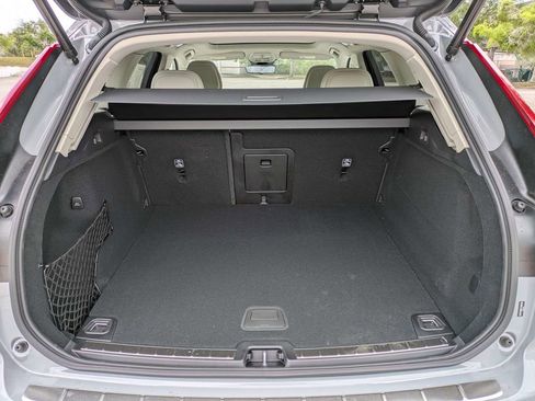 New 2026 Volvo XC60 B5 Ultra w/ Protection Package Premier AWD/4WD image 14