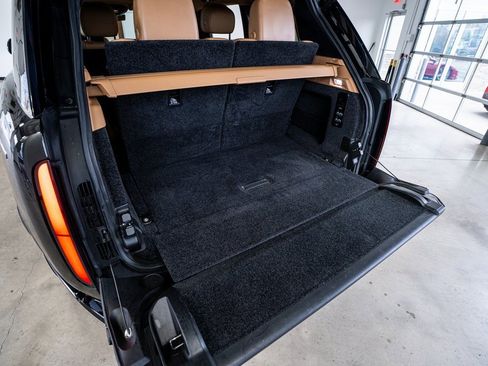 Used 2023 Land Rover Range Rover Long Wheelbase SE image 61