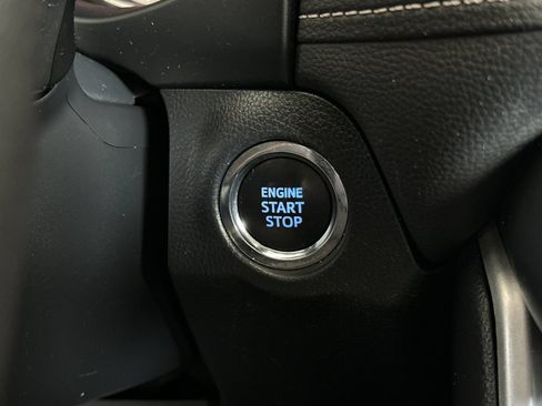 Used 2022 Toyota RAV4 XLE Premium FWD image 21