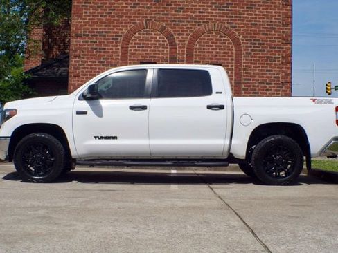 Used 2020 Toyota Tundra SR5 w/ SR5 Upgrade Package image 8