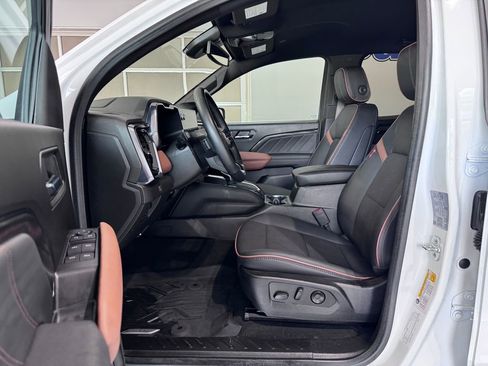 Certified 2024 GMC Canyon AT4 image 10