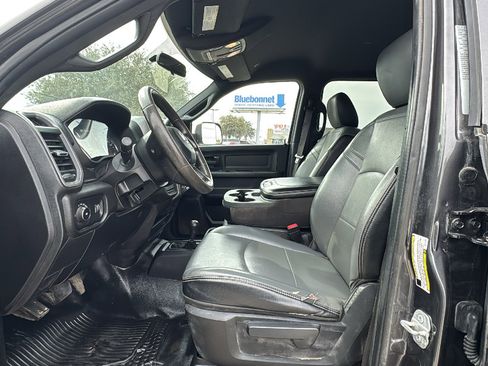 Used 2022 RAM 3500 Tradesman w/ Chrome Appearance Group image 9