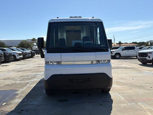Used 2024 Chevrolet Brightdrop 400 w/ Commercial Equipment Package AWD/4WD image 15