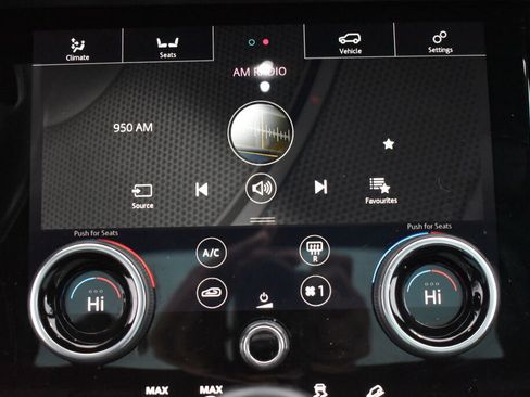 Used 2020 Land Rover Range Rover Evoque SE image 22