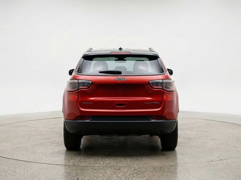 Used 2025 Jeep Compass Trailhawk AWD/4WD image 7