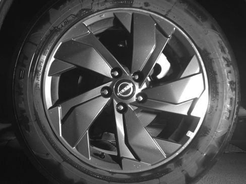 Used 2025 Nissan Rogue SV FWD image 14