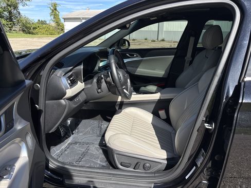 Used 2023 Genesis G70 2.0T w/ Sport Prestige Package AWD/4WD image 17