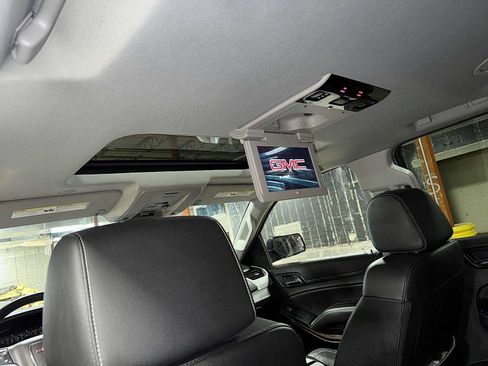 Used 2020 GMC Yukon XL SLT w/ Premium Edition image 26