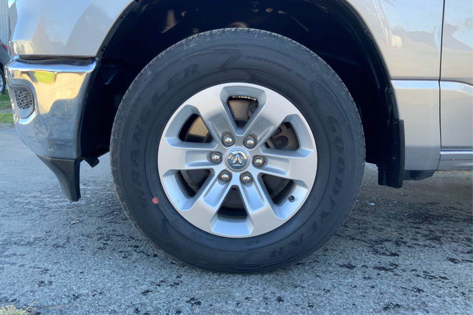 Used 2024 RAM 1500 Laramie AWD/4WD image 24