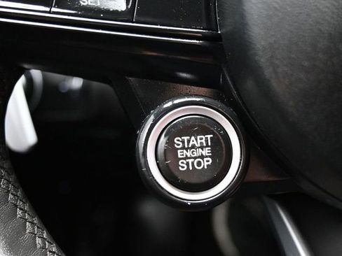 Used 2023 Alfa Romeo Giulia Veloce RWD image 24