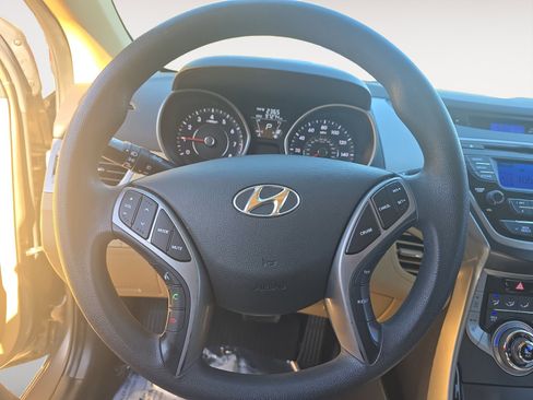 Used 2013 Hyundai Elantra GLS w/ Preferred Pkg image 11