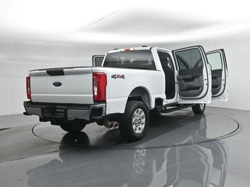 Used 2023 Ford F250 XLT w/ F-250 >10K GVWR Package image 32