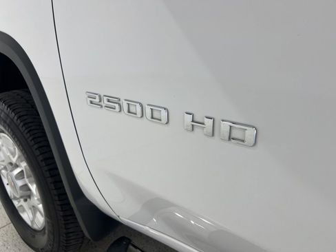 Used 2024 Chevrolet Silverado 2500 LTZ image 28