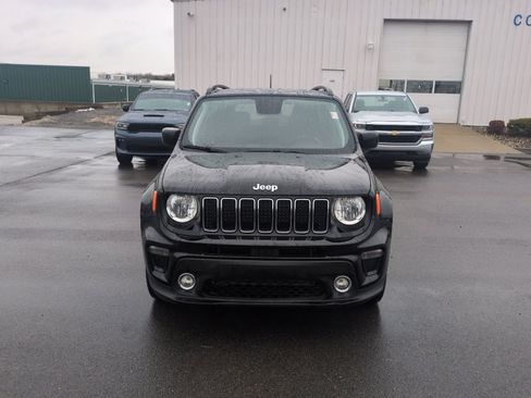 Used 2020 Jeep Renegade Latitude w/ Cold Weather Group image 3