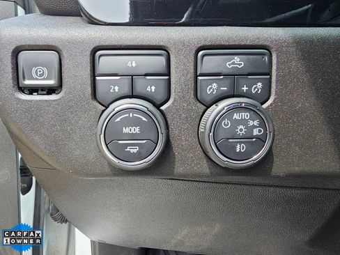 Used 2024 Chevrolet Silverado 2500 LT AWD/4WD image 15