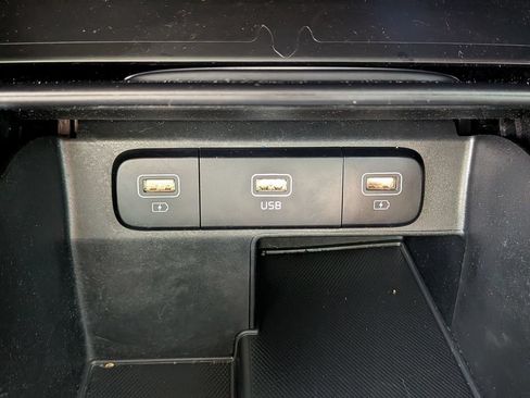 Used 2021 Kia Sorento LX FWD image 36