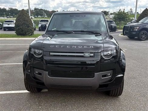 New 2025 Land Rover Defender 110 V8 image 10