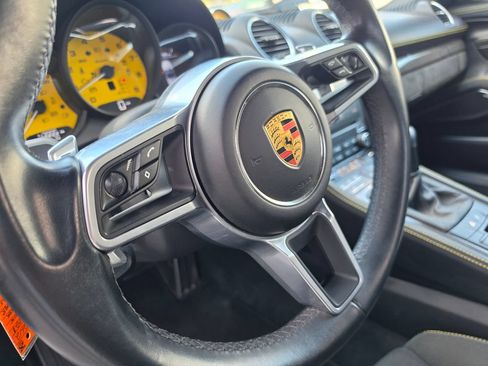 Used 2021 Porsche 718 Boxster Spyder RWD image 25